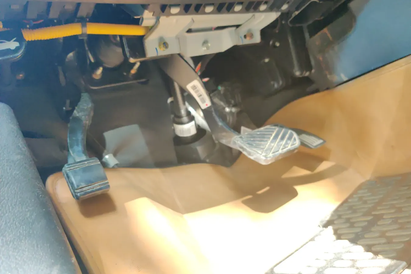 2013 Geely SX7 2.0L 141HP L4 6AT,autocango,china used car exporter,china ev exporter,chinese used car exporter,chinese used ev exporter