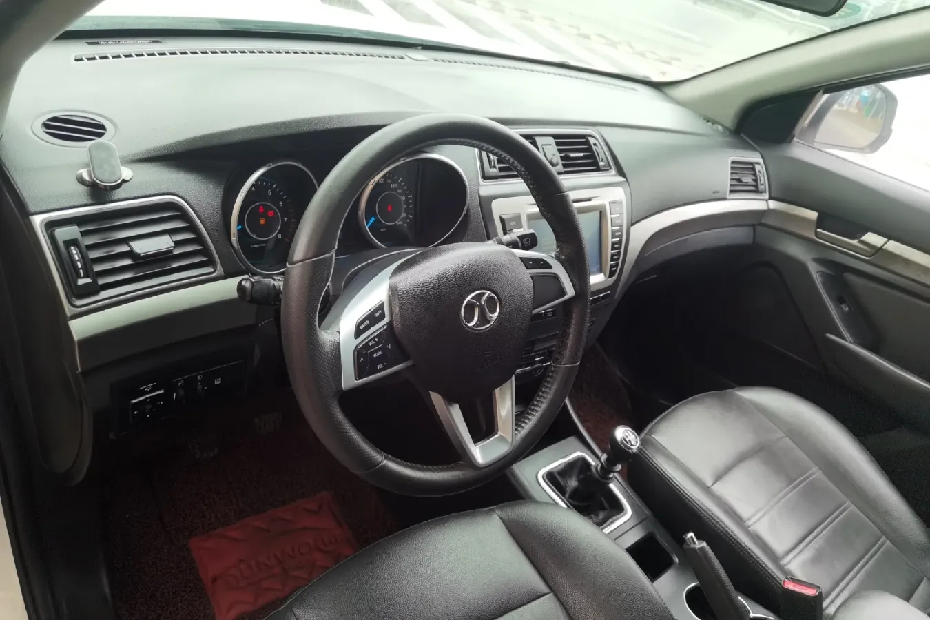 2015 BeiJing Auto Senova X65 2.0T 177HP L4 5MT,autocango,china used car exporter,china ev exporter,chinese used car exporter,chinese used ev exporter