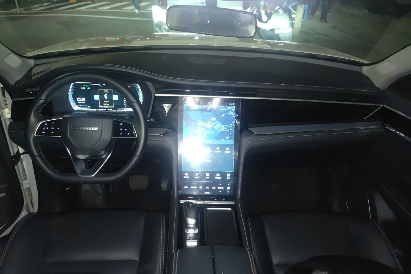 2020 Venucia Star 1.5T 190HP L4 7DCT,autocango,china used car exporter,china ev exporter,chinese used car exporter,chinese used ev exporter