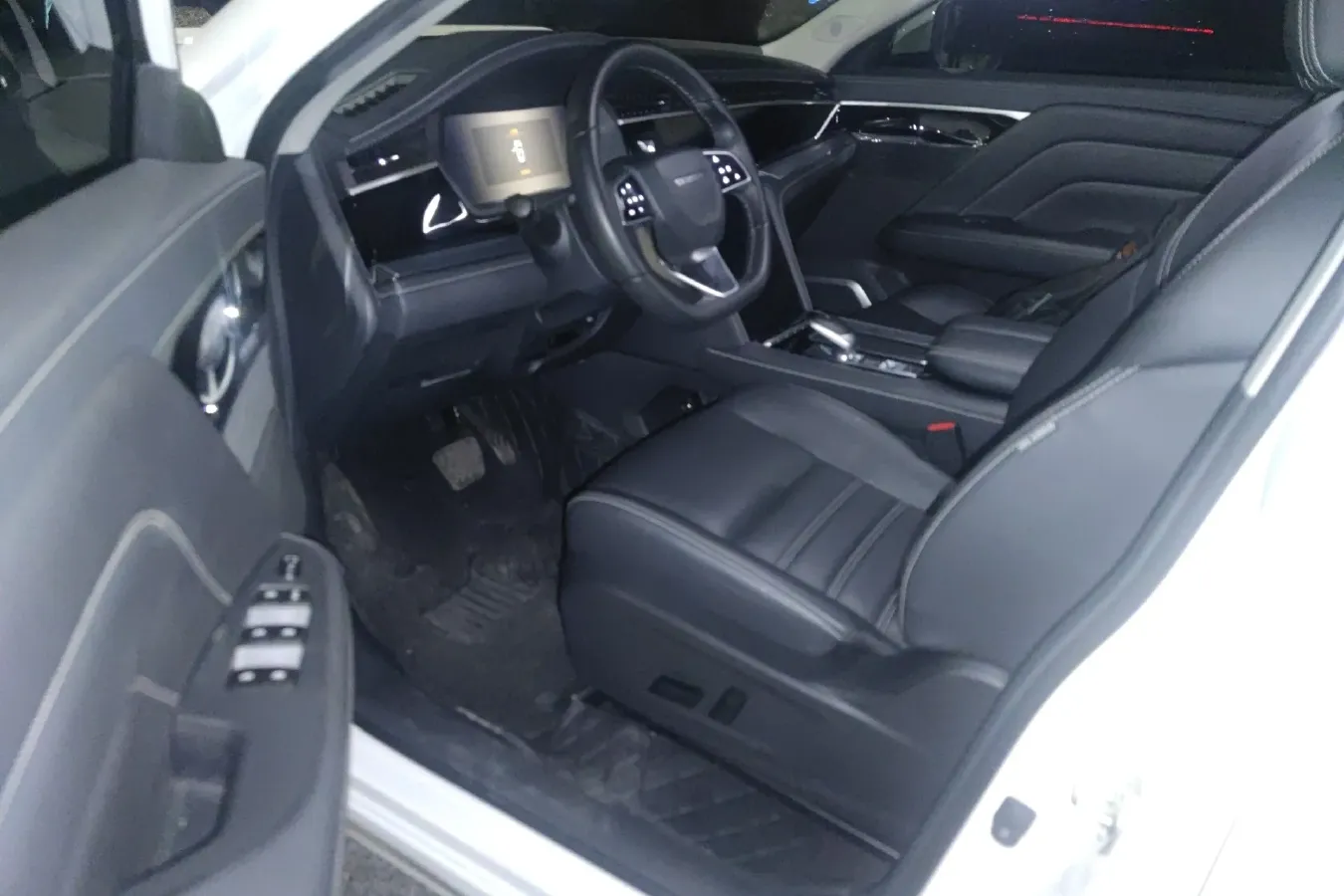 2020 Venucia Star 1.5T 190HP L4 7DCT,autocango,china used car exporter,china ev exporter,chinese used car exporter,chinese used ev exporter