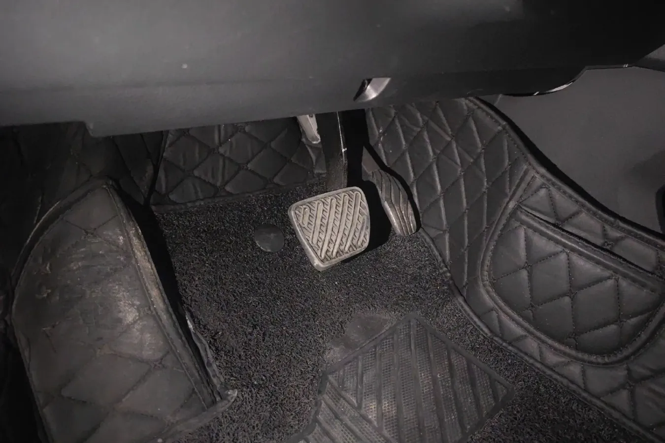 2020 Venucia Star 1.5T 190HP L4 7DCT,autocango,china used car exporter,china ev exporter,chinese used car exporter,chinese used ev exporter