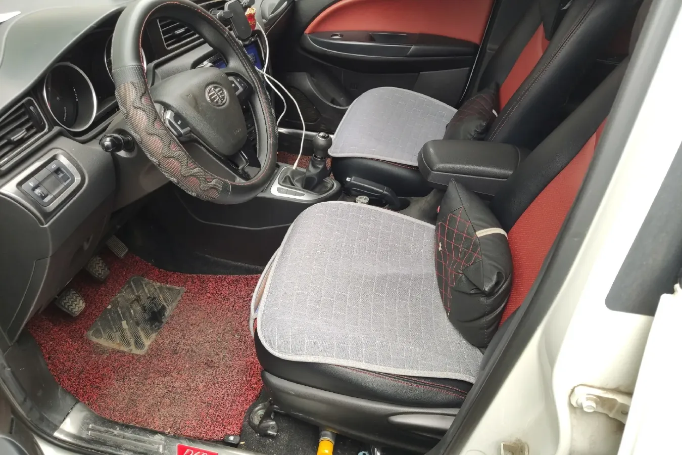 2017 FAW Jumpal D60 1.5L 113HP L4 5MT,autocango,china used car exporter,china ev exporter,chinese used car exporter,chinese used ev exporter