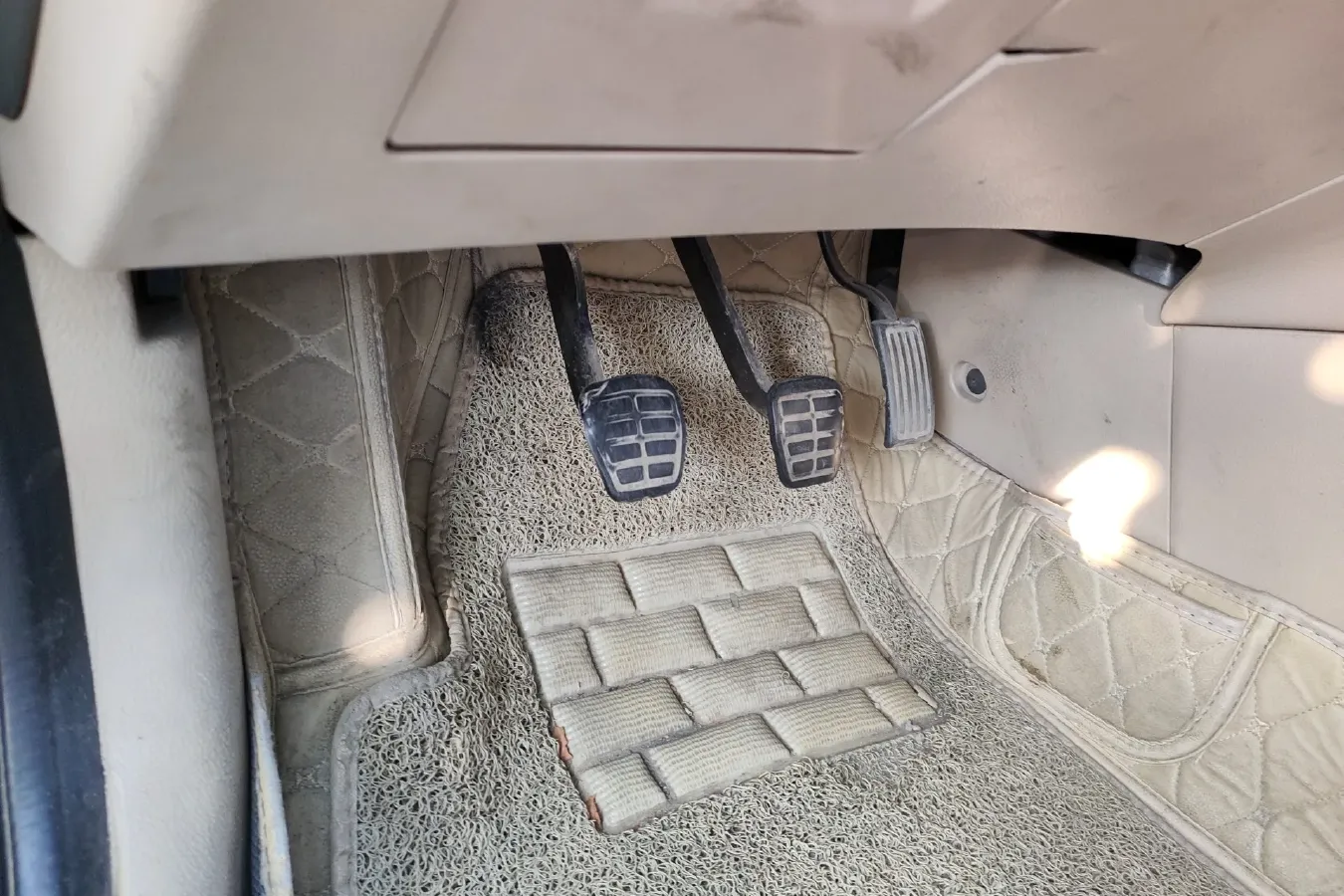 2011 Chery E5 1.5L 109HP L4 5MT,autocango,china used car exporter,china ev exporter,chinese used car exporter,chinese used ev exporter