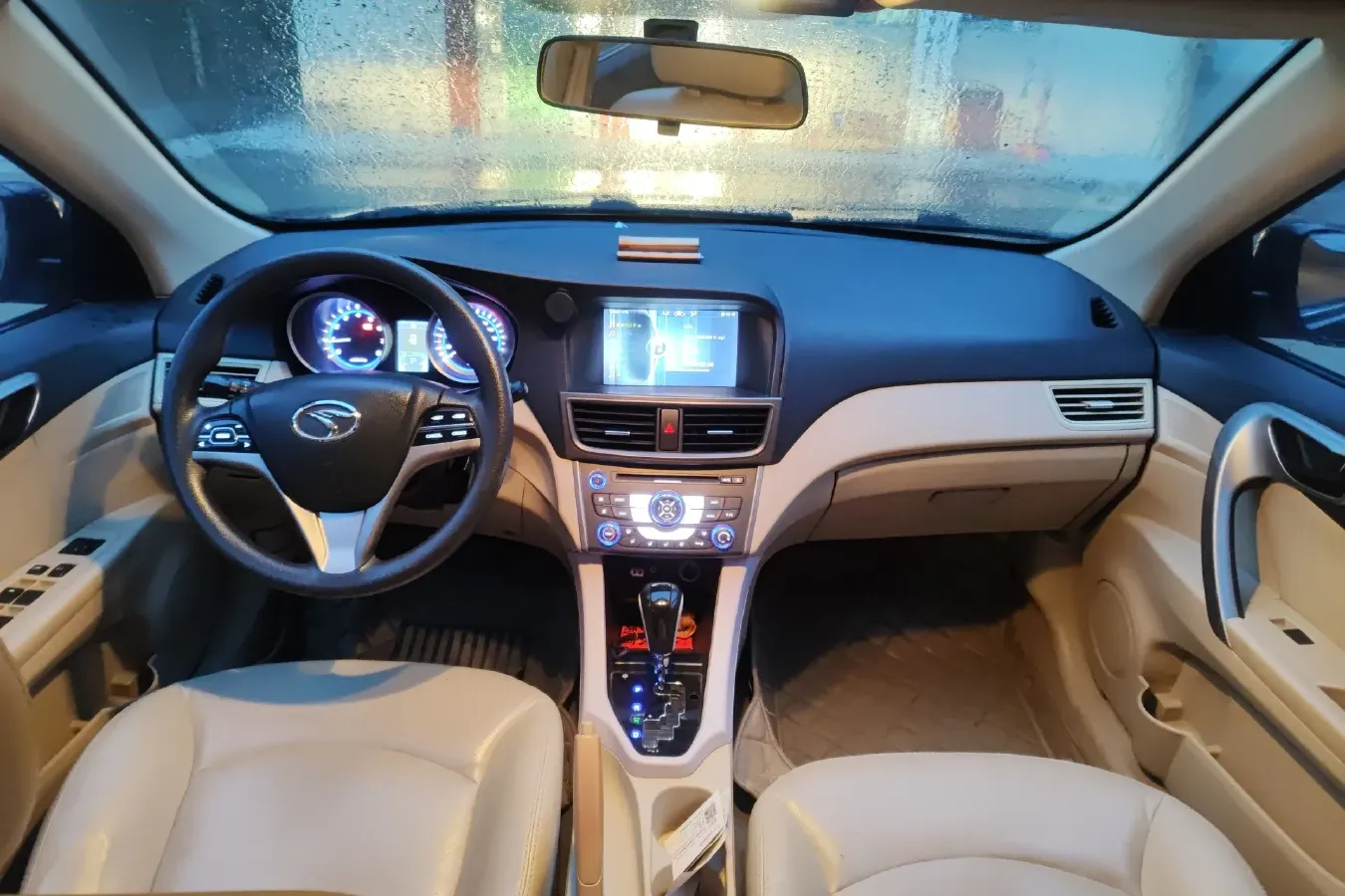 2013 Soueast V5 1.5L 120HP L4 CVT,autocango,china used car exporter,china ev exporter,chinese used car exporter,chinese used ev exporter