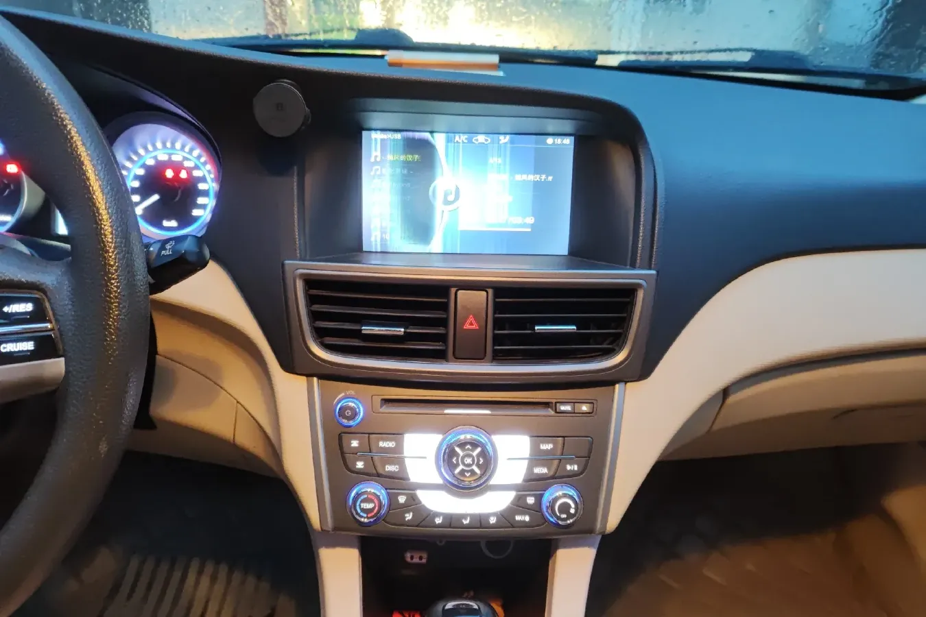 2013 Soueast V5 1.5L 120HP L4 CVT,autocango,china used car exporter,china ev exporter,chinese used car exporter,chinese used ev exporter