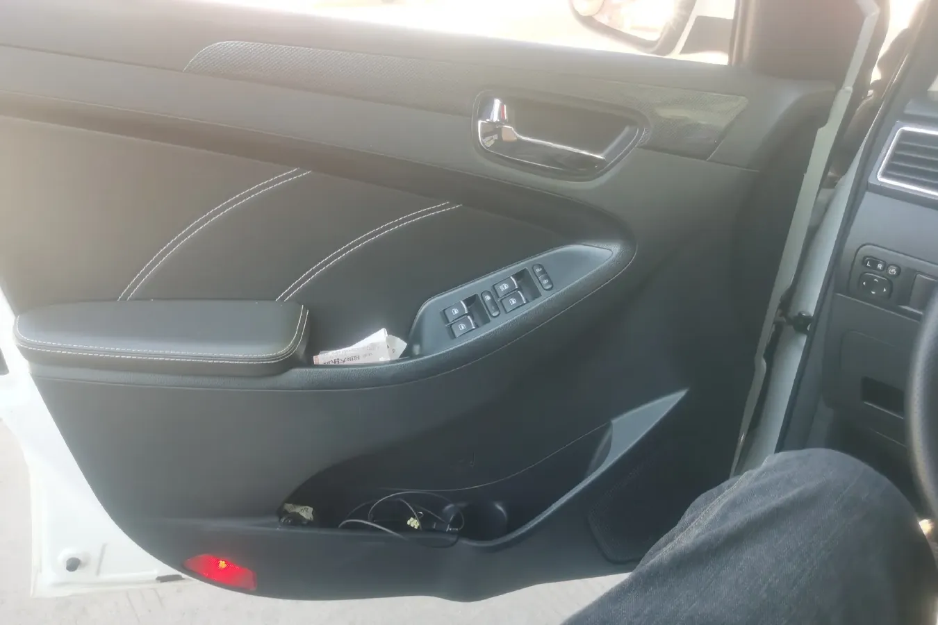 2017 DongFeng Fengon Fengon 580 1.8L 139HP L4 5MT,autocango,china used car exporter,china ev exporter,chinese used car exporter,chinese used ev exporter