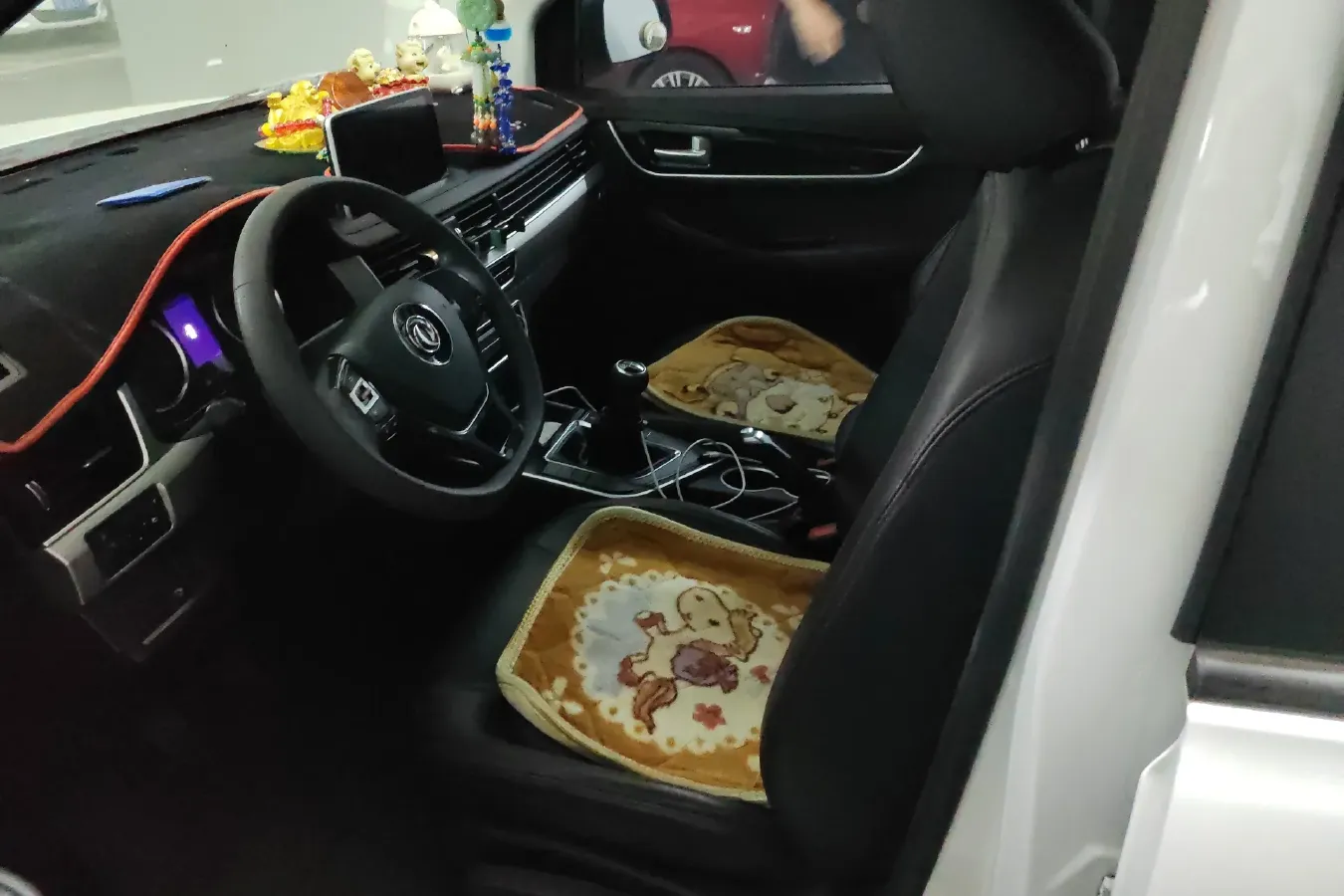 2020 DongFeng Forthing SX6 1.6L 122HP L4 5MT,autocango,china used car exporter,china ev exporter,chinese used car exporter,chinese used ev exporter