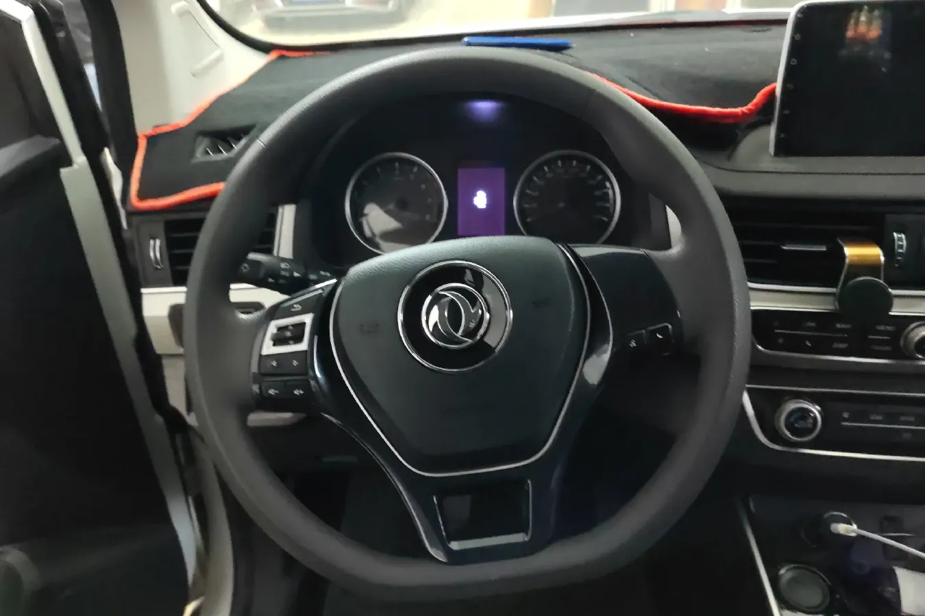 2020 DongFeng Forthing SX6 1.6L 122HP L4 5MT,autocango,china used car exporter,china ev exporter,chinese used car exporter,chinese used ev exporter