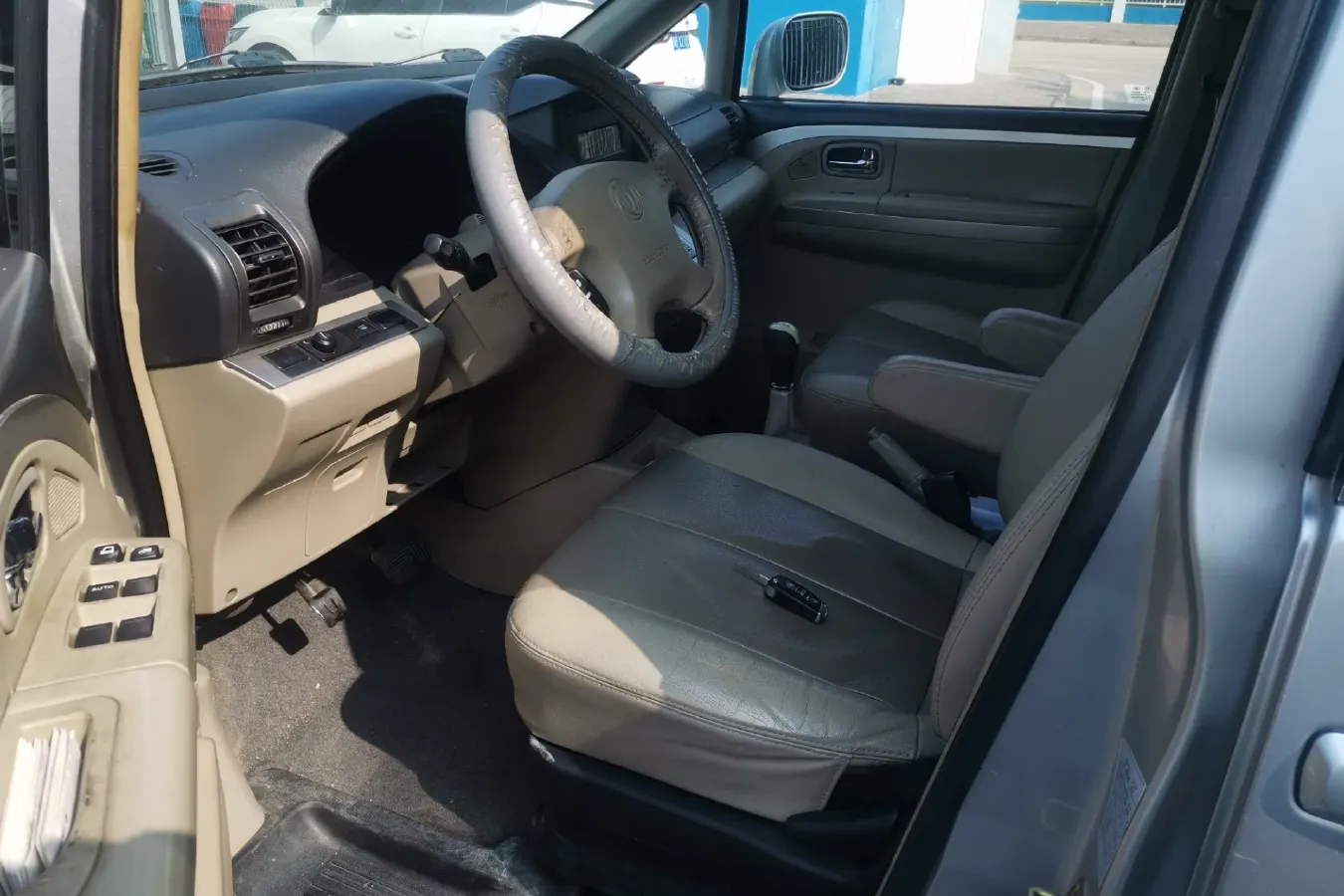 2009 Dongfeng YuXuan 2.0L 147HP L4 5MT,autocango,china used car exporter,china ev exporter,chinese used car exporter,chinese used ev exporter