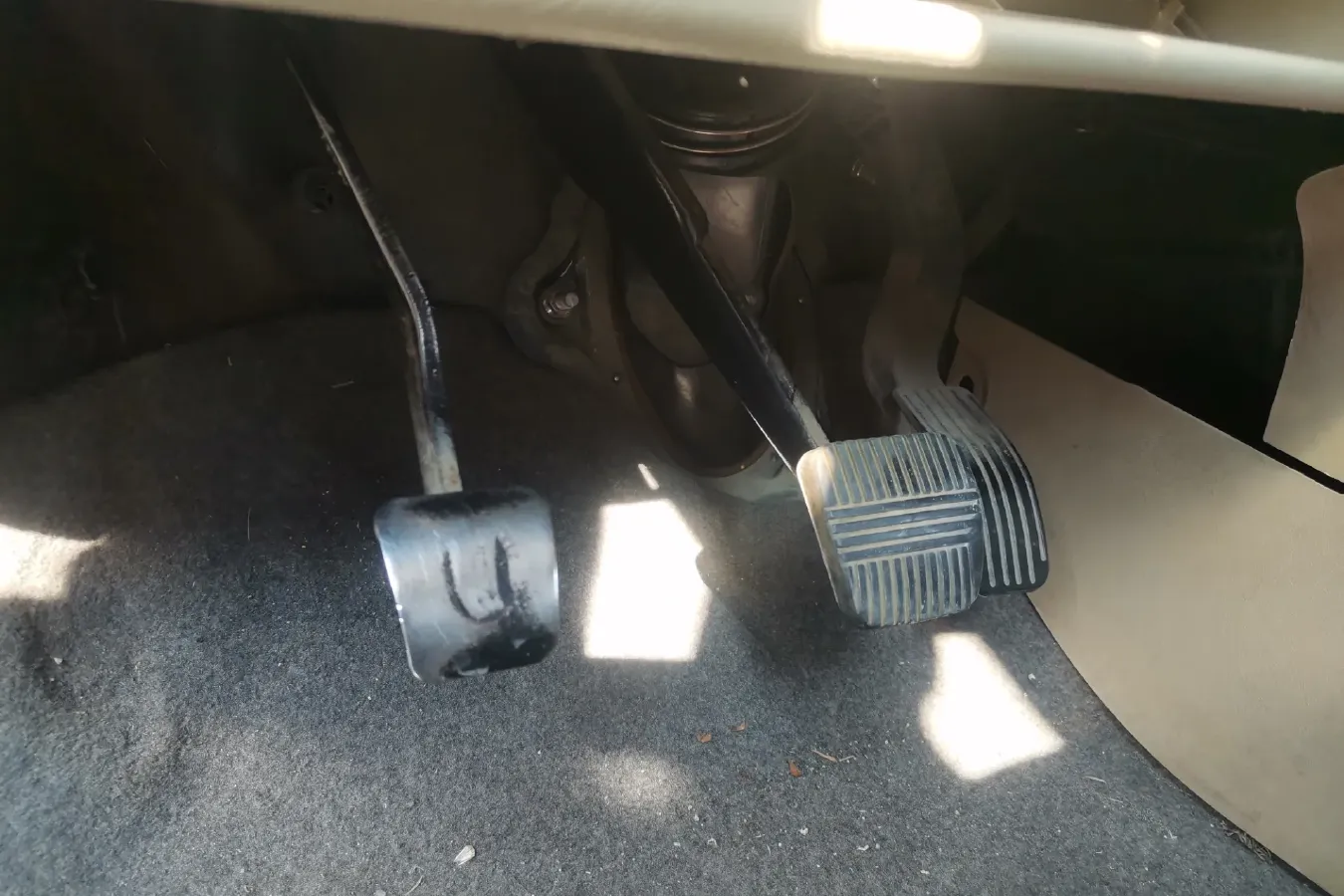 2009 Dongfeng YuXuan 2.0L 147HP L4 5MT,autocango,china used car exporter,china ev exporter,chinese used car exporter,chinese used ev exporter