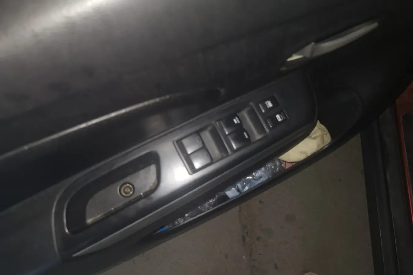 2012 Venucia R50 1.6L 117HP L4 4AT,autocango,china used car exporter,china ev exporter,chinese used car exporter,chinese used ev exporter