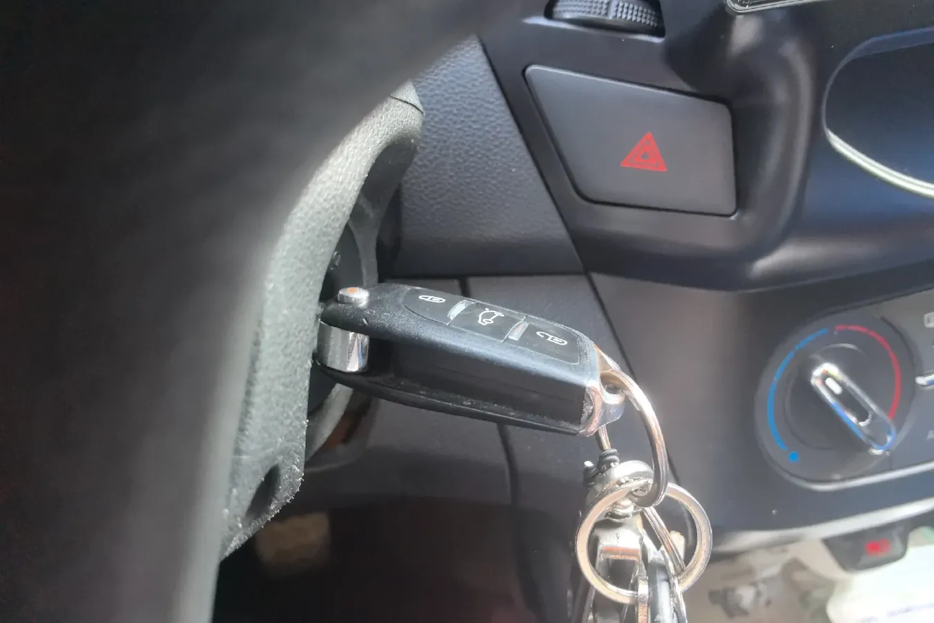 2016 DongFeng Aeolus AX3 1.5L 116HP L4 5MT,autocango,china used car exporter,china ev exporter,chinese used car exporter,chinese used ev exporter