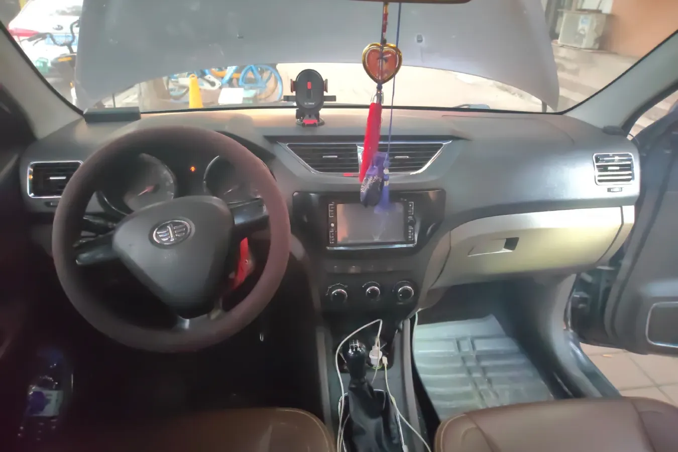 2015 FAW Senia S80 1.5L 109HP L4 5MT,autocango,china used car exporter,china ev exporter,chinese used car exporter,chinese used ev exporter