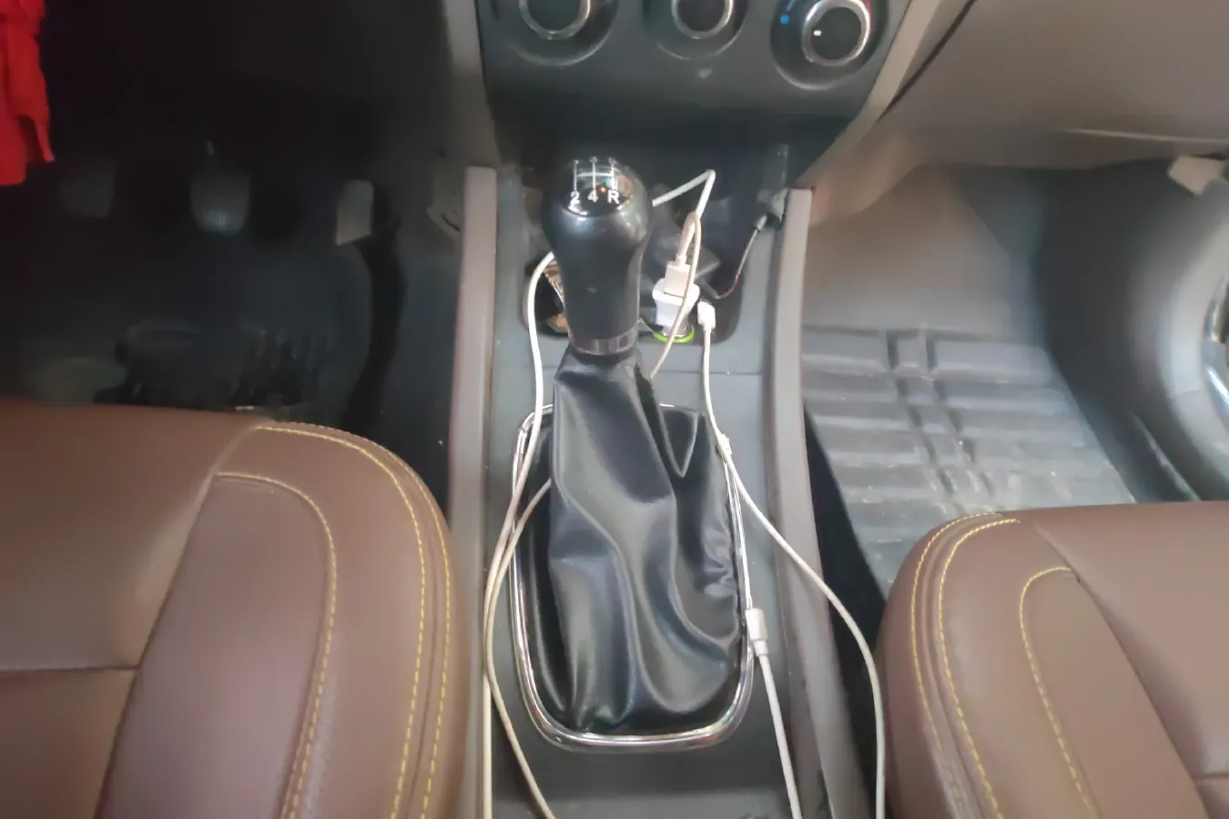 2015 FAW Senia S80 1.5L 109HP L4 5MT,autocango,china used car exporter,china ev exporter,chinese used car exporter,chinese used ev exporter