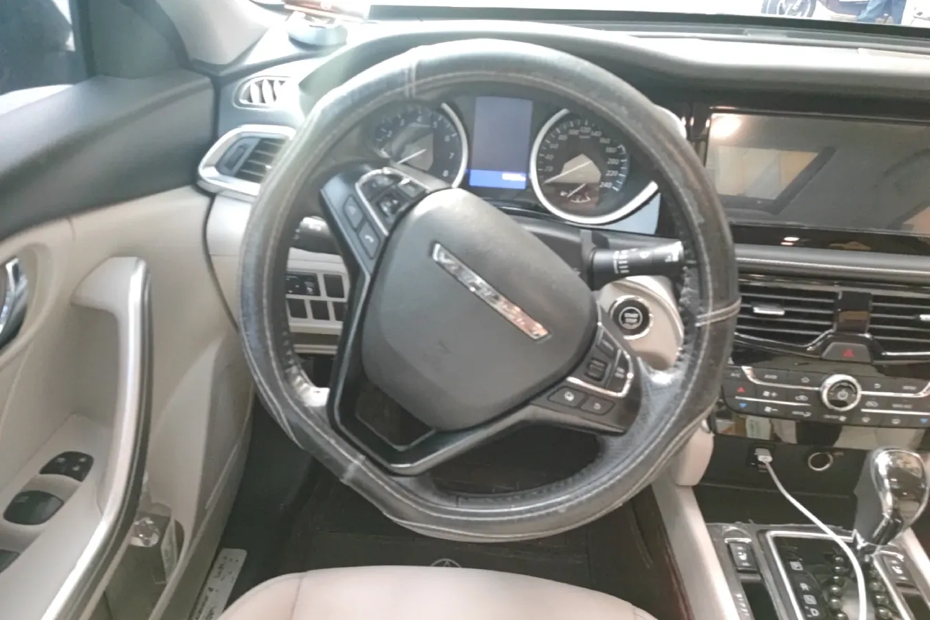 2017 Venucia T90 2.0L 144HP L4 CVT,autocango,china used car exporter,china ev exporter,chinese used car exporter,chinese used ev exporter