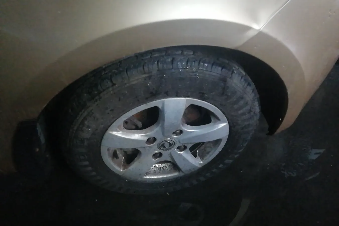 2014 DongFeng Fengon Fengon 330 1.5L 116HP L4 5MT,autocango,china used car exporter,china ev exporter,chinese used car exporter,chinese used ev exporter