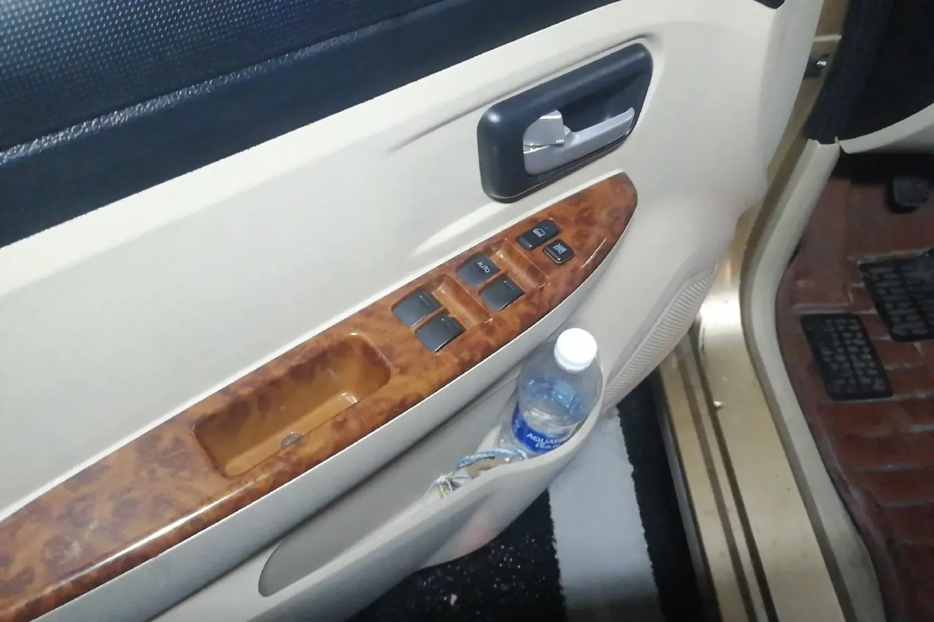 2014 DongFeng Fengon Fengon 330 1.5L 116HP L4 5MT,autocango,china used car exporter,china ev exporter,chinese used car exporter,chinese used ev exporter