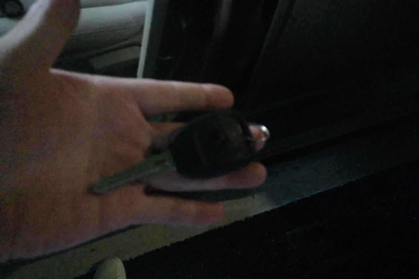 2014 DongFeng Fengon Fengon 330 1.5L 116HP L4 5MT,autocango,china used car exporter,china ev exporter,chinese used car exporter,chinese used ev exporter