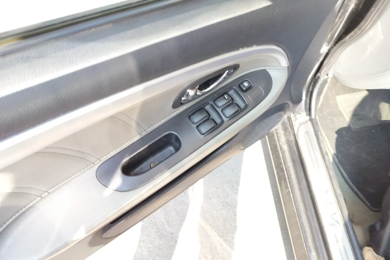 2009 Soueast V3 1.5L 120HP L4 5MT,autocango,china used car exporter,china ev exporter,chinese used car exporter,chinese used ev exporter