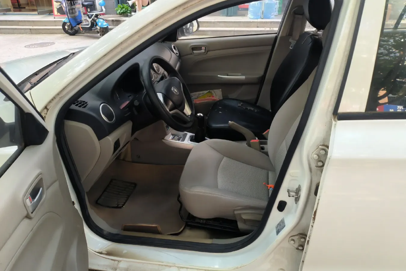 2012 ChangAn Alsvin V3 1.3L 94HP L4 5MT,autocango,china used car exporter,china ev exporter,chinese used car exporter,chinese used ev exporter