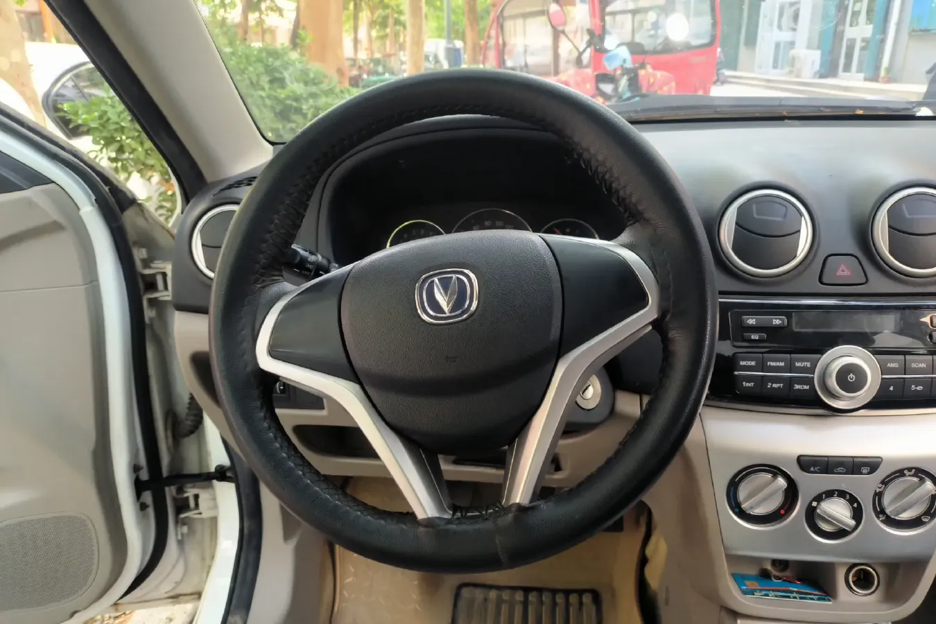 2012 ChangAn Alsvin V3 1.3L 94HP L4 5MT,autocango,china used car exporter,china ev exporter,chinese used car exporter,chinese used ev exporter