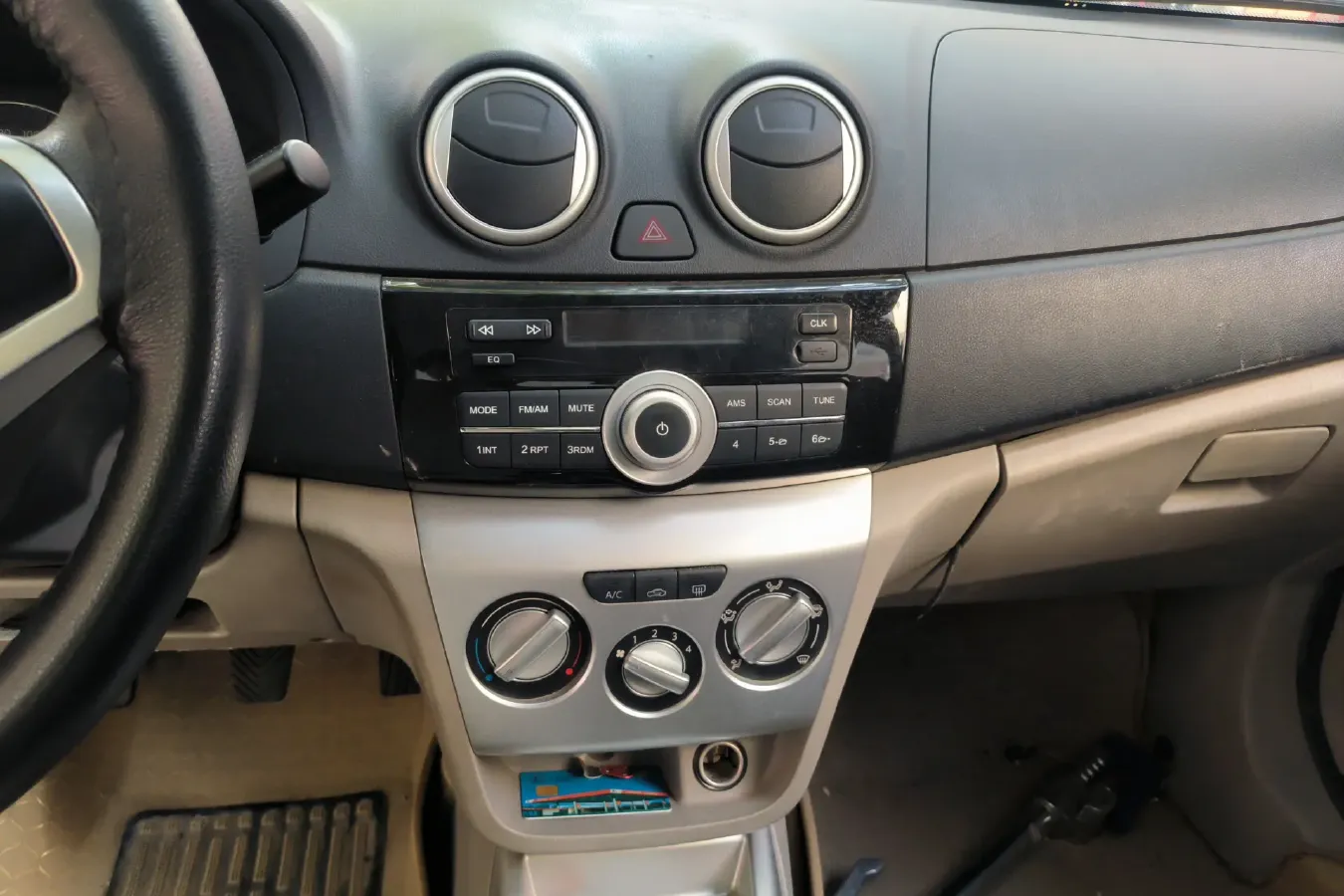 2012 ChangAn Alsvin V3 1.3L 94HP L4 5MT,autocango,china used car exporter,china ev exporter,chinese used car exporter,chinese used ev exporter