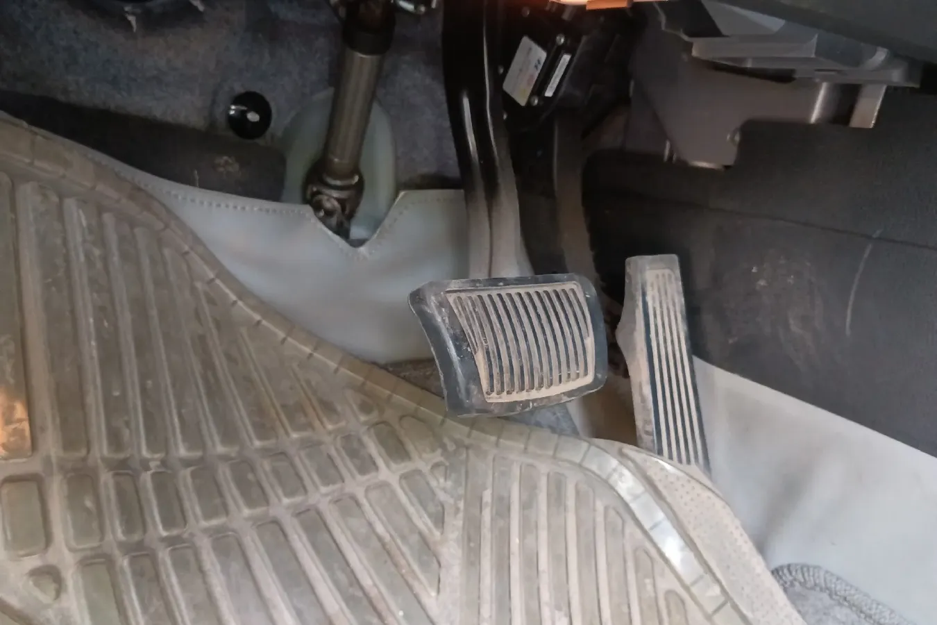 2012 Kia K5 2.0L 162HP L4 6AT,autocango,china used car exporter,china ev exporter,chinese used car exporter,chinese used ev exporter