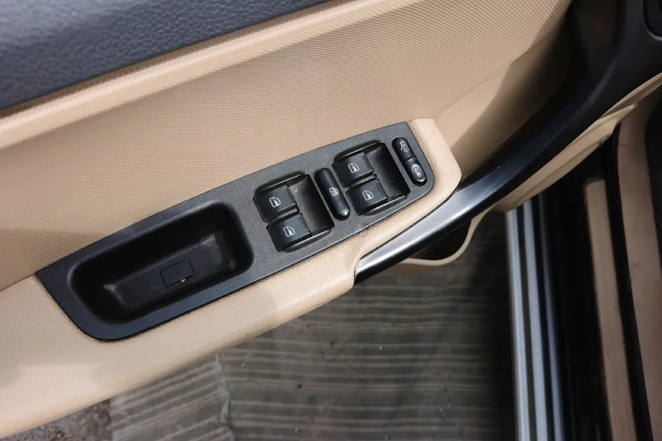 2012 Chery Tiggo 1.6L 126HP L4 5MT,autocango,china used car exporter,china ev exporter,chinese used car exporter,chinese used ev exporter