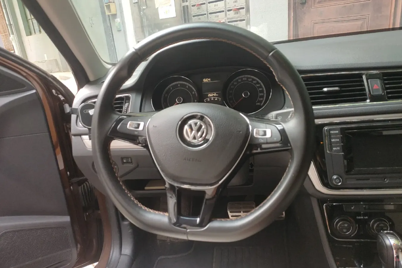 2016 Volkswagen Cross Lavida 1.4T 131HP L4 7DCT,autocango,china used car exporter,china ev exporter,chinese used car exporter,chinese used ev exporter