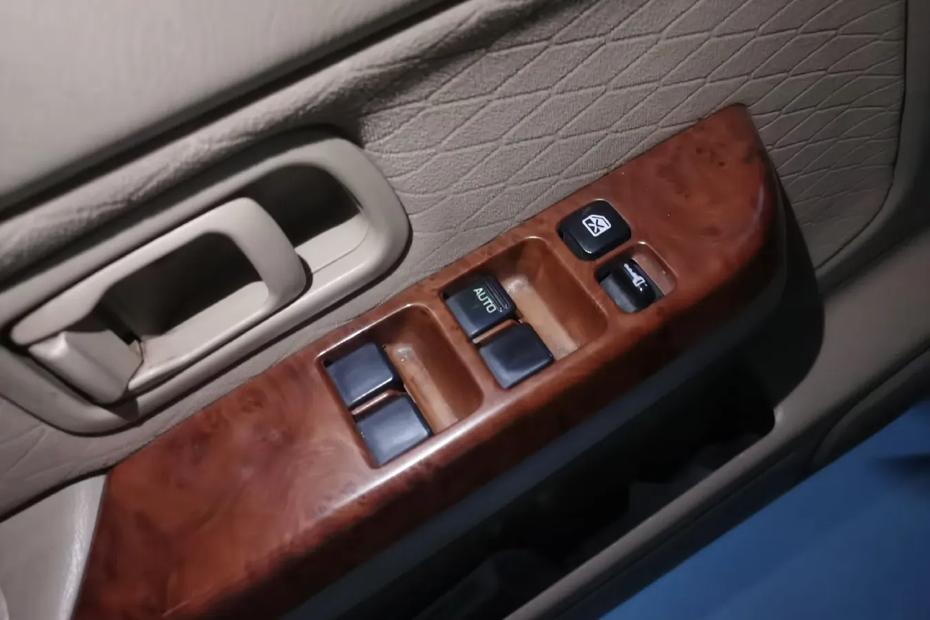 2013 Nissan D22 2.4L 150HP L4 5MT,autocango,china used car exporter,china ev exporter,chinese used car exporter,chinese used ev exporter