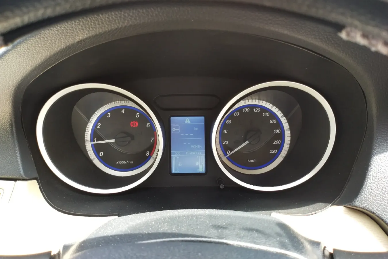 2014 Soueast V5 1.5L 120HP L4 5MT,autocango,china used car exporter,china ev exporter,chinese used car exporter,chinese used ev exporter