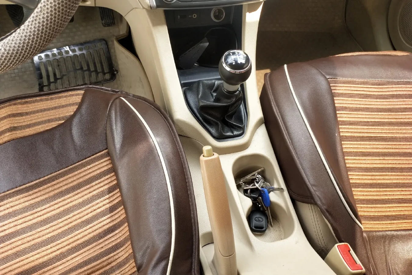 2014 Soueast V5 1.5L 120HP L4 5MT,autocango,china used car exporter,china ev exporter,chinese used car exporter,chinese used ev exporter