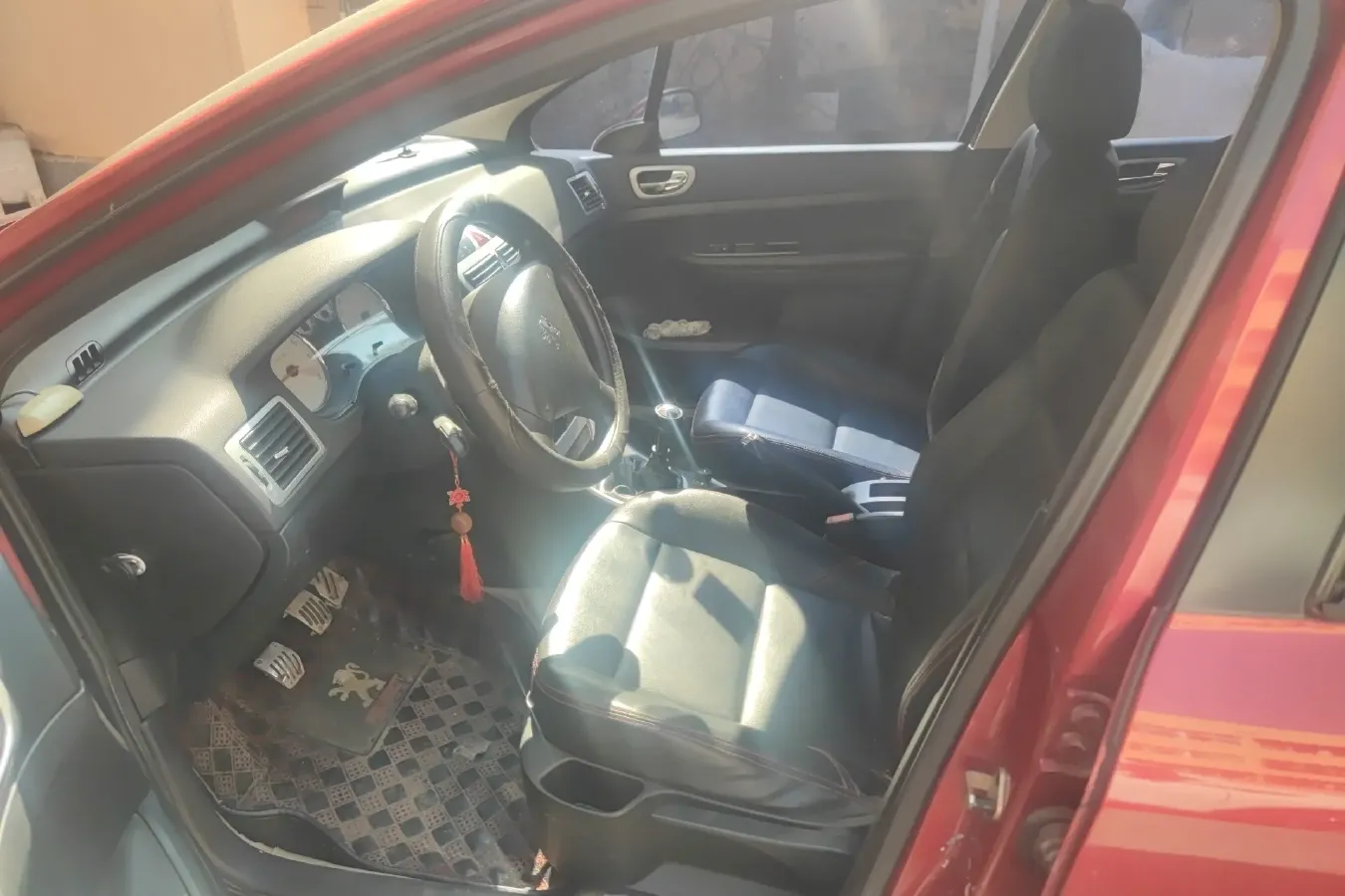 2007 Peugeot 307 1.6L 106HP L4 5MT,autocango,china used car exporter,china ev exporter,chinese used car exporter,chinese used ev exporter