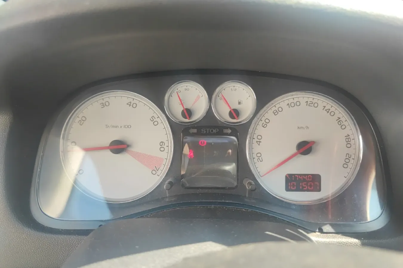 2007 Peugeot 307 1.6L 106HP L4 5MT,autocango,china used car exporter,china ev exporter,chinese used car exporter,chinese used ev exporter