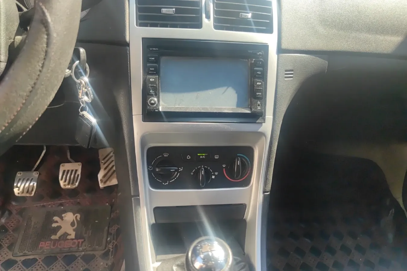 2007 Peugeot 307 1.6L 106HP L4 5MT,autocango,china used car exporter,china ev exporter,chinese used car exporter,chinese used ev exporter