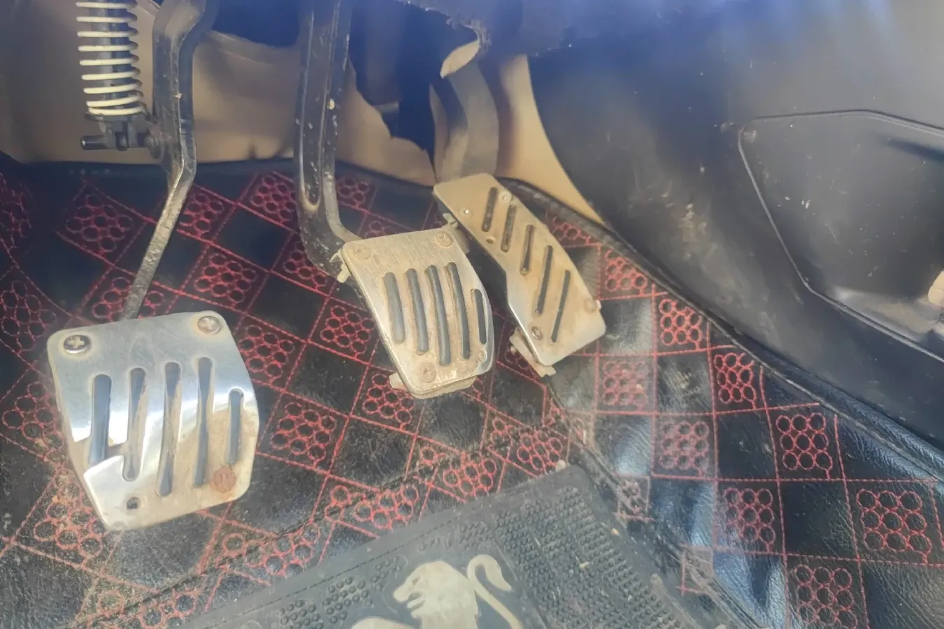 2007 Peugeot 307 1.6L 106HP L4 5MT,autocango,china used car exporter,china ev exporter,chinese used car exporter,chinese used ev exporter