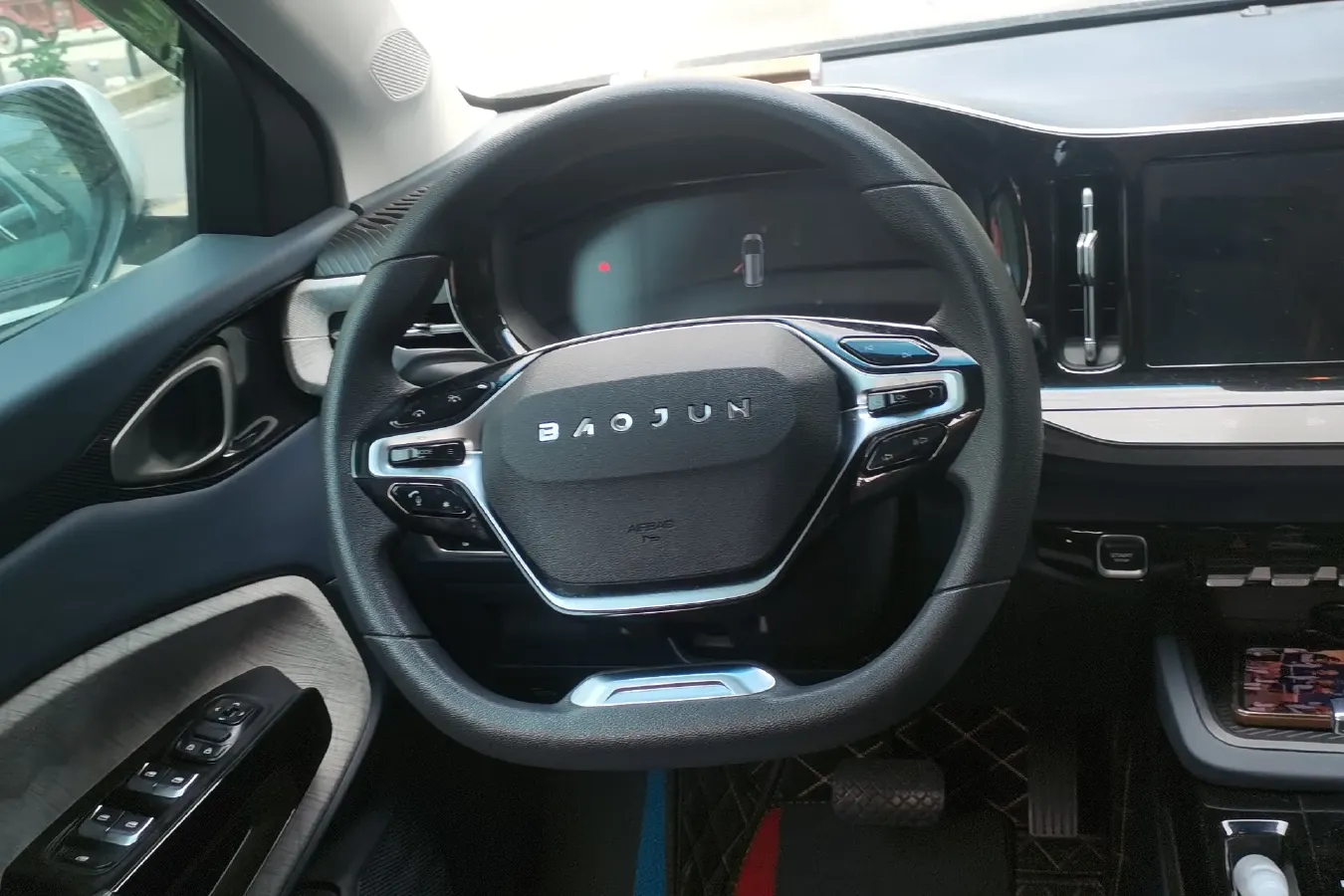 2019 BaoJun RM-5 1.5T 147HP L4 CVT,autocango,china used car exporter,china ev exporter,chinese used car exporter,chinese used ev exporter