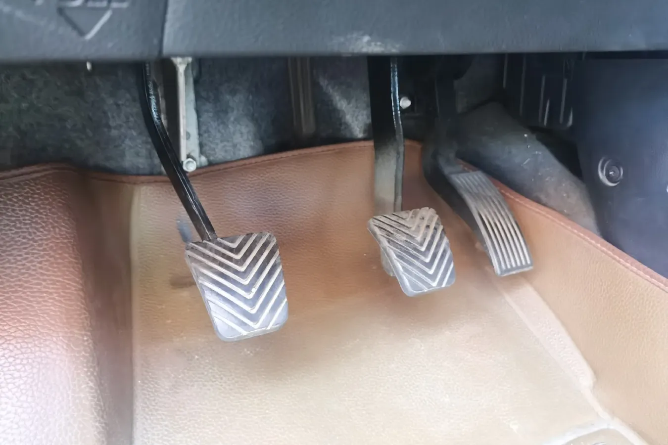 2015 Kia K2 1.4L 107HP L4 5MT,autocango,china used car exporter,china ev exporter,chinese used car exporter,chinese used ev exporter