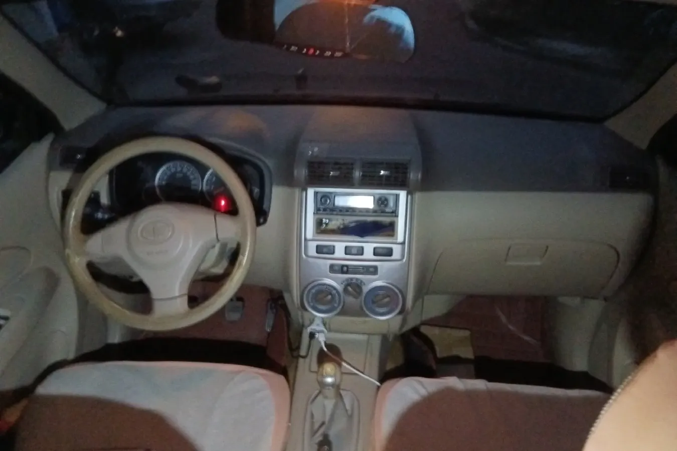 2009 FAW Senia M80 1.3L 91HP L4 5MT,autocango,china used car exporter,china ev exporter,chinese used car exporter,chinese used ev exporter