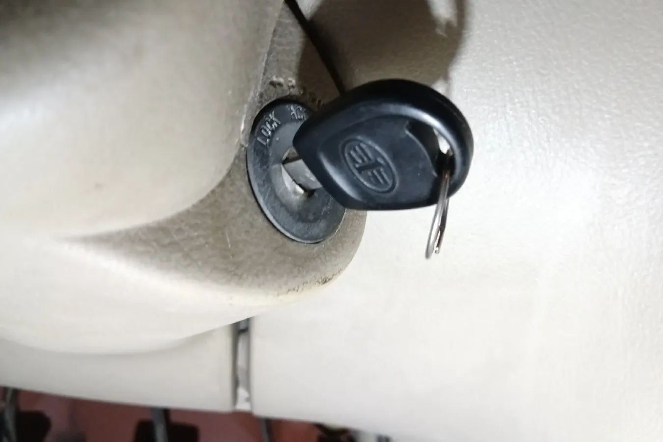 2009 FAW Senia M80 1.3L 91HP L4 5MT,autocango,china used car exporter,china ev exporter,chinese used car exporter,chinese used ev exporter