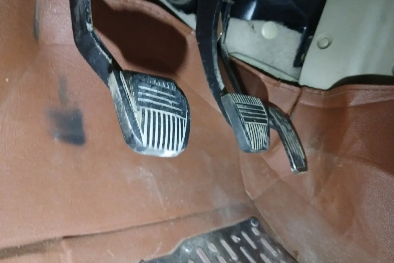 2009 FAW Senia M80 1.3L 91HP L4 5MT,autocango,china used car exporter,china ev exporter,chinese used car exporter,chinese used ev exporter