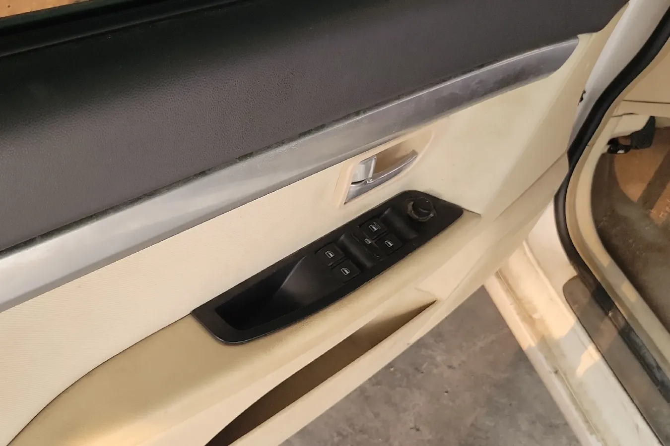 2011 Youngman Lotus L5 1.6L 123HP L4 5MT,autocango,china used car exporter,china ev exporter,chinese used car exporter,chinese used ev exporter