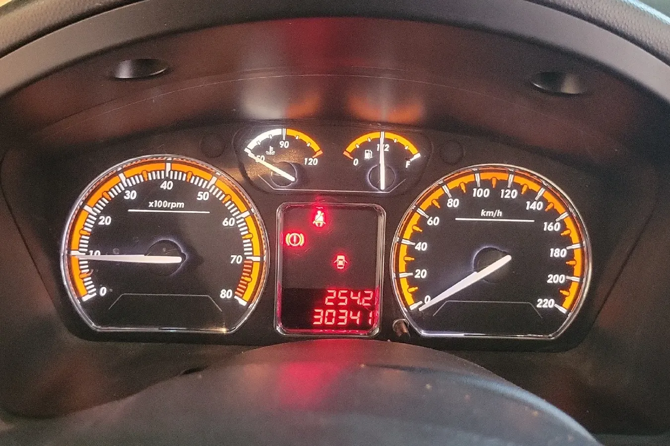 2011 Youngman Lotus L5 1.6L 123HP L4 5MT,autocango,china used car exporter,china ev exporter,chinese used car exporter,chinese used ev exporter