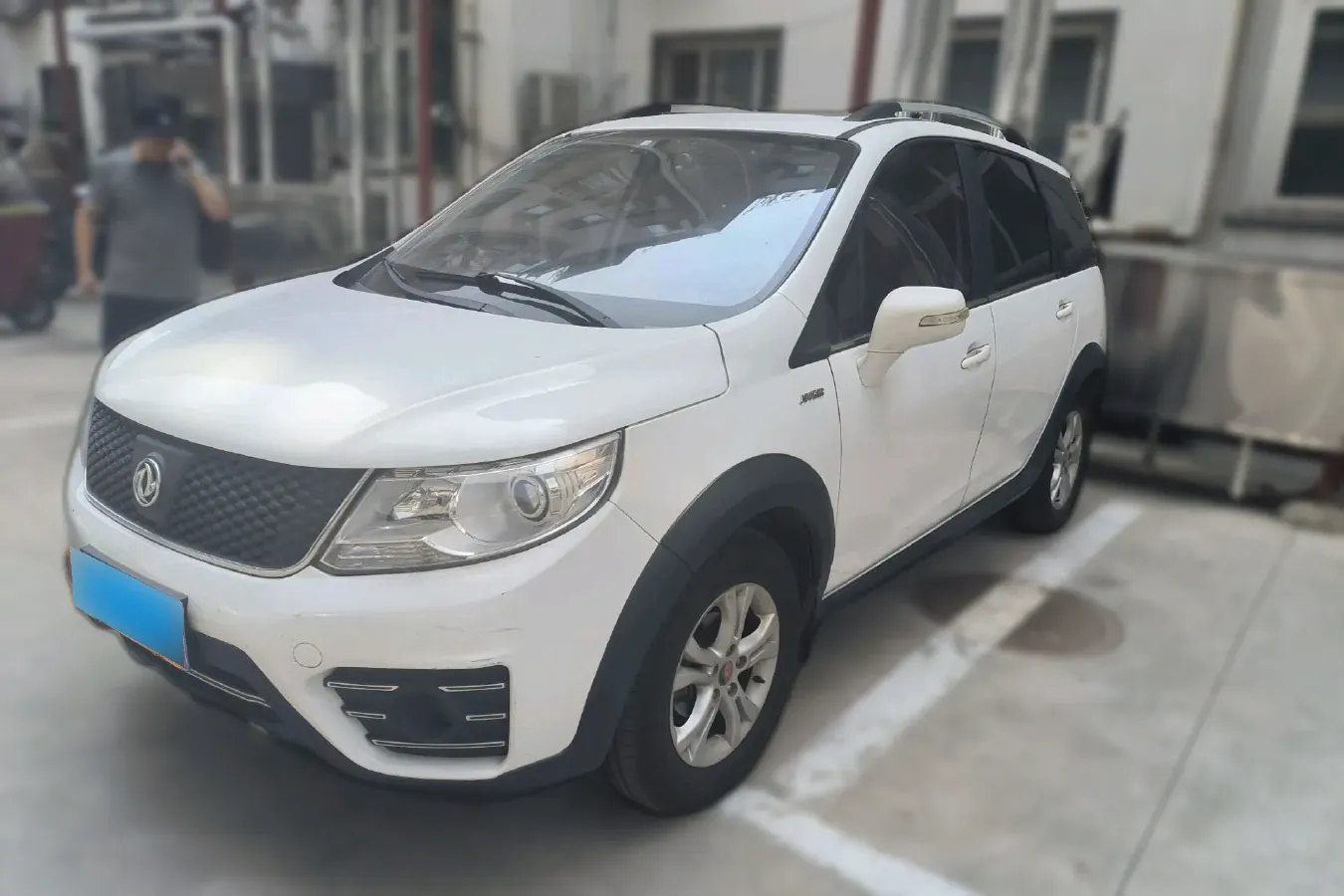 2014 DongFeng Forthing Joyear X3 1.5L 120HP L4 5MT,autocango,china used car exporter,china ev exporter,chinese used car exporter,chinese used ev exporter