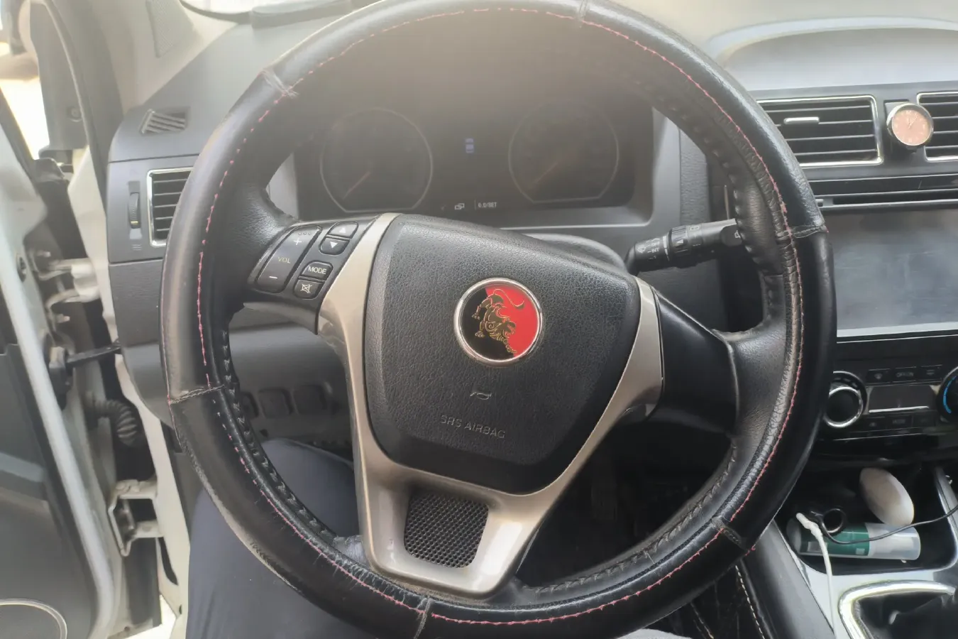 2014 DongFeng Forthing Joyear X3 1.5L 120HP L4 5MT,autocango,china used car exporter,china ev exporter,chinese used car exporter,chinese used ev exporter