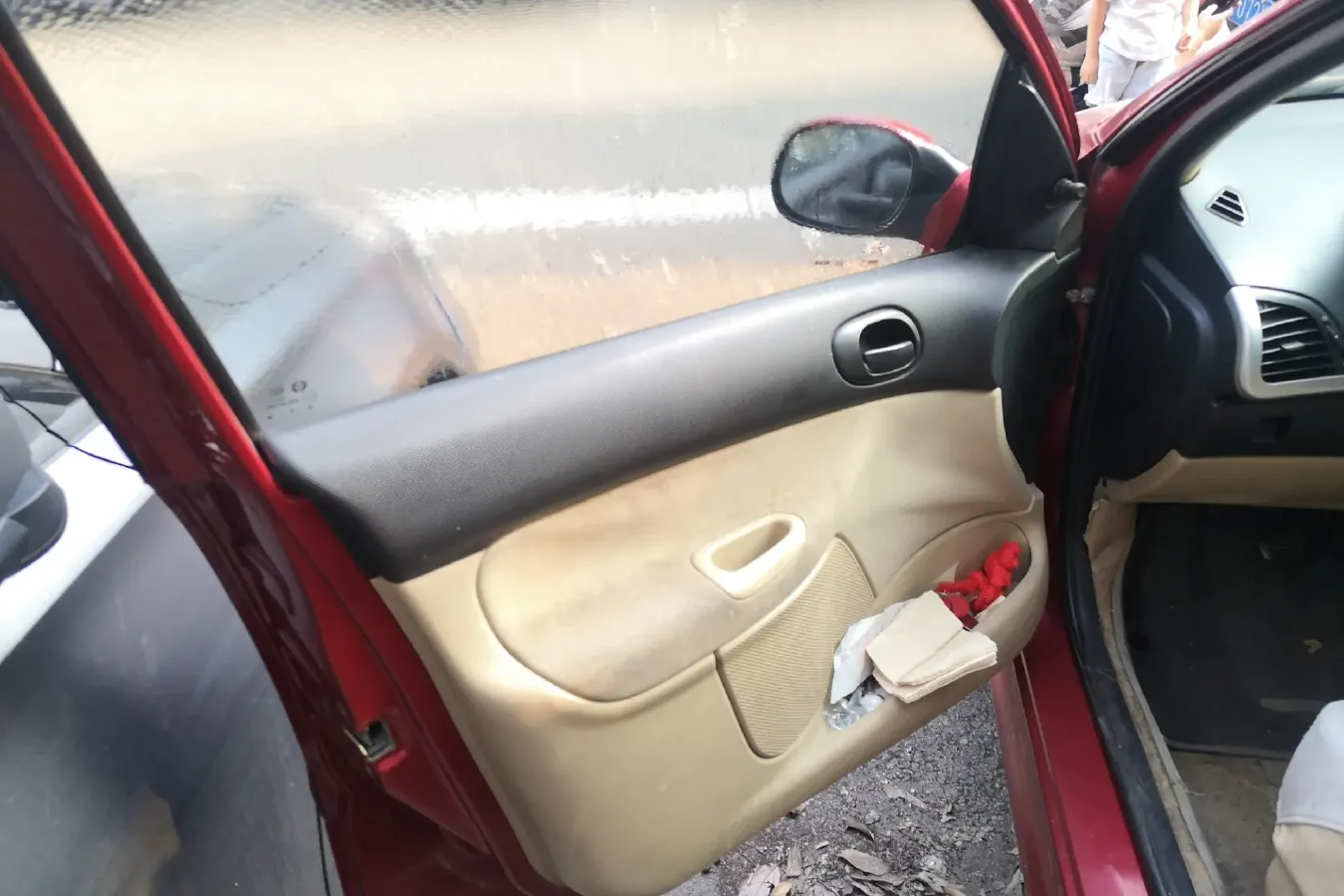 2009 Peugeot 207 1.4L 76HP L4 5MT,autocango,china used car exporter,china ev exporter,chinese used car exporter,chinese used ev exporter