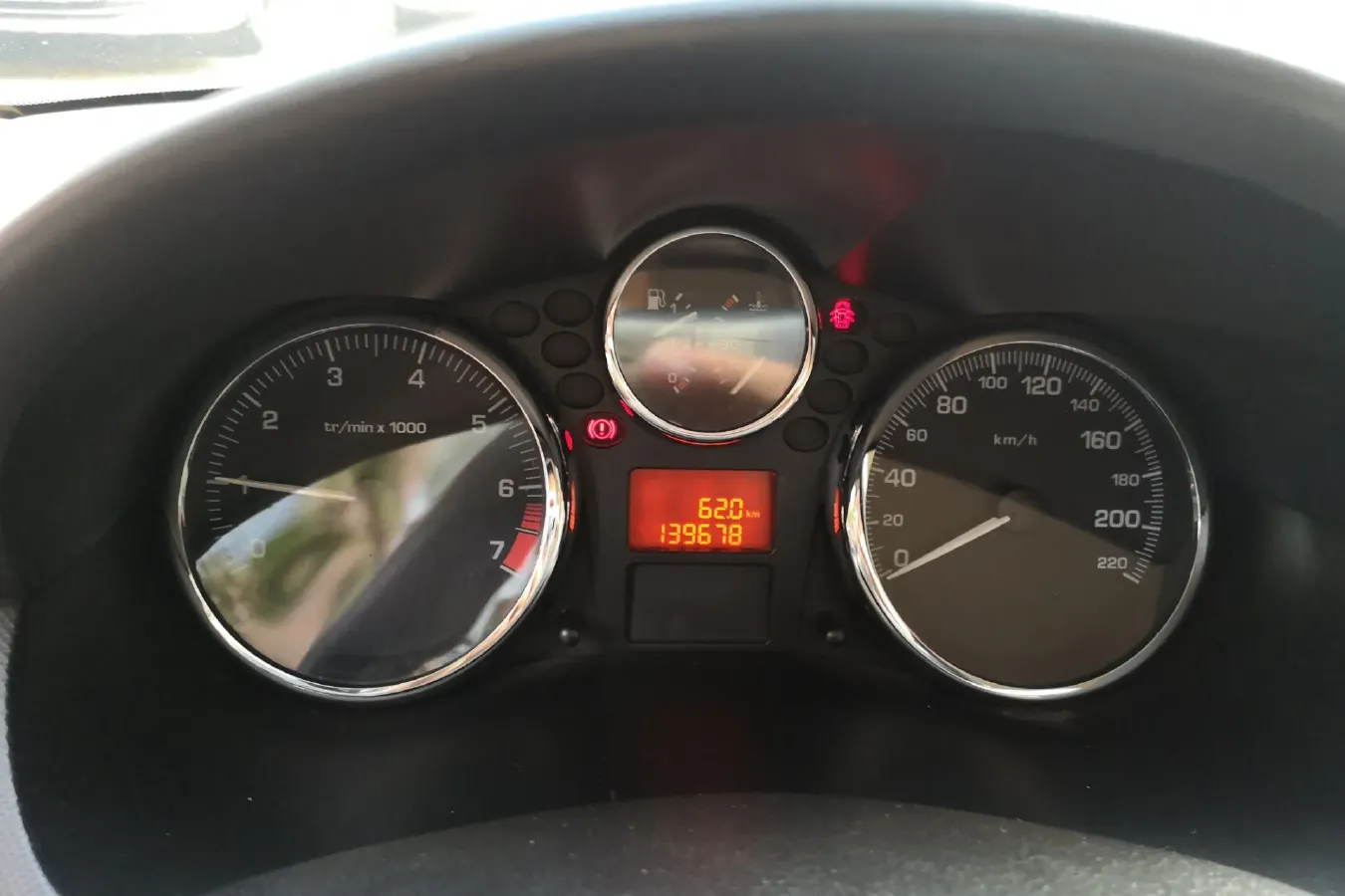 2009 Peugeot 207 1.4L 76HP L4 5MT,autocango,china used car exporter,china ev exporter,chinese used car exporter,chinese used ev exporter