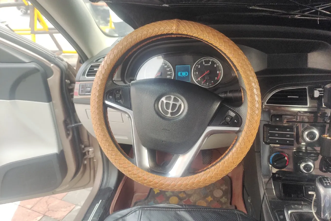 2011 Brilliance Auto H530 1.6L 118HP L4 5MT,autocango,china used car exporter,china ev exporter,chinese used car exporter,chinese used ev exporter