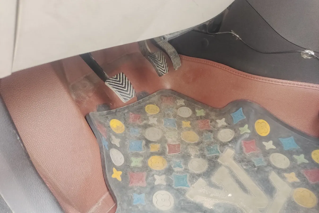 2011 Brilliance Auto H530 1.6L 118HP L4 5MT,autocango,china used car exporter,china ev exporter,chinese used car exporter,chinese used ev exporter