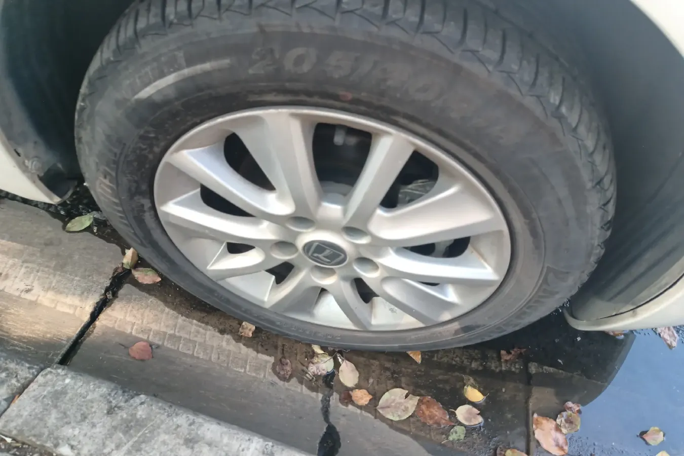 2013 Luxgen 5 1.8T 154HP L4 5AT,autocango,china used car exporter,china ev exporter,chinese used car exporter,chinese used ev exporter